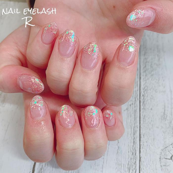 イニシャルシールあります Nail Eyelash Salon R所属 Salon R Miyuki Iのネイル デザイン ミニモ