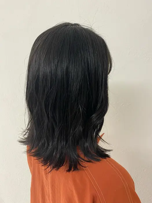 カラー カット ミディアムヘア 就活カラー 実習カラー トーンダウン 黒髪 艶髪 Ungu Roire所属 佐瀬 千枝のヘア カタログ ミニモ