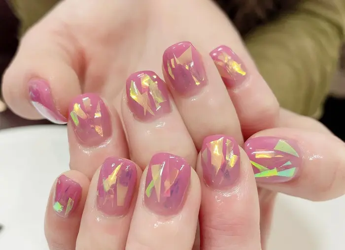 ホイルザクザクネイル 何てネーミングセンス でもザクザクに切ったのは本当です ザクザクがい Sofa 泉中央店所属 髙橋 敦子のマツエクデザイン ミニモ