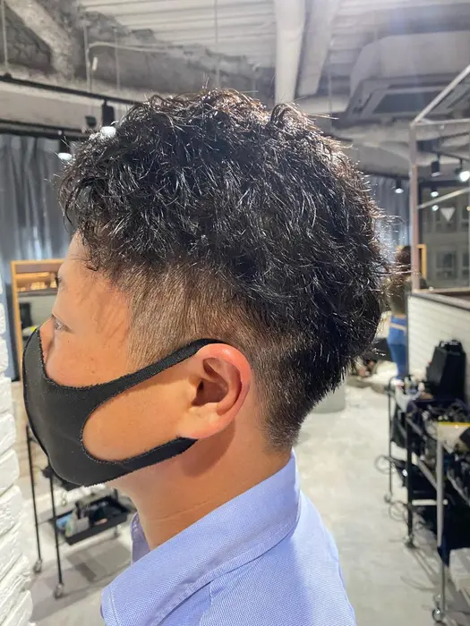 メンズスタイリング メンズパーマ スパイラルパーマ ツイストスパイラルパーマ ツイストパーマ パー Lee 大阪店所属 モモカ のヘアカタログ ミニモ