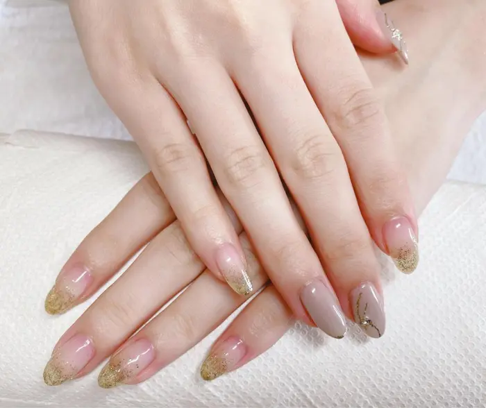 きらきら上品ラメグラデーション アート あ Sopoca Lon くずは店所属 無料モデル募集 ソポカロン中井のネイル デザイン ミニモ