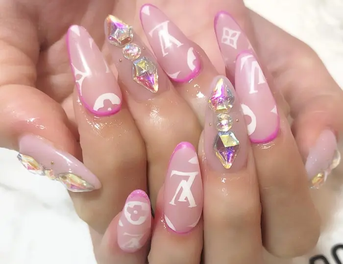 渋谷センター街zara目の前3階 東京都渋谷区宇田川町16 8 渋谷センタービル3階 Nailsg スカルプ専門 渋谷センター街nailsgogo所属 Nailsgogo スカルプ渋谷のネイルデザイン ミニモ