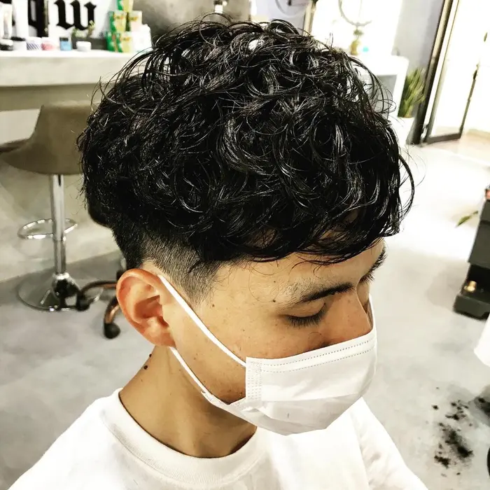 フェード 3mm 6mm ラウンドパーマ ランダムに重なるカールがgood Mow所属 男髪のスペシャリスト Junのヘアカタログ ミニモ