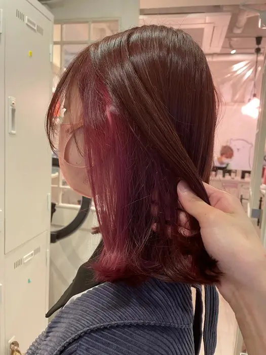 ピンクブラウン ピンクの インナーカラー N Uairo ナンバーユアイロ 所属 福島 鈴夏のヘアカタログ ミニモ