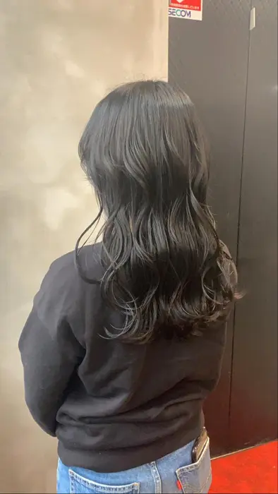 地毛に戻すために黒髪に暗髪はつやつやに見えますね Lafith Hair Terrace所属 弘田 美夢のヘアカタログ ミニモ