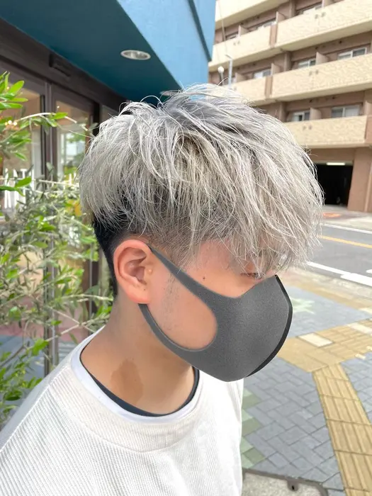 ブリーチ2回でシルバーカラー Hair Make Earth 今池所属 メンズカット 水野 航太のヘアカタログ ミニモ