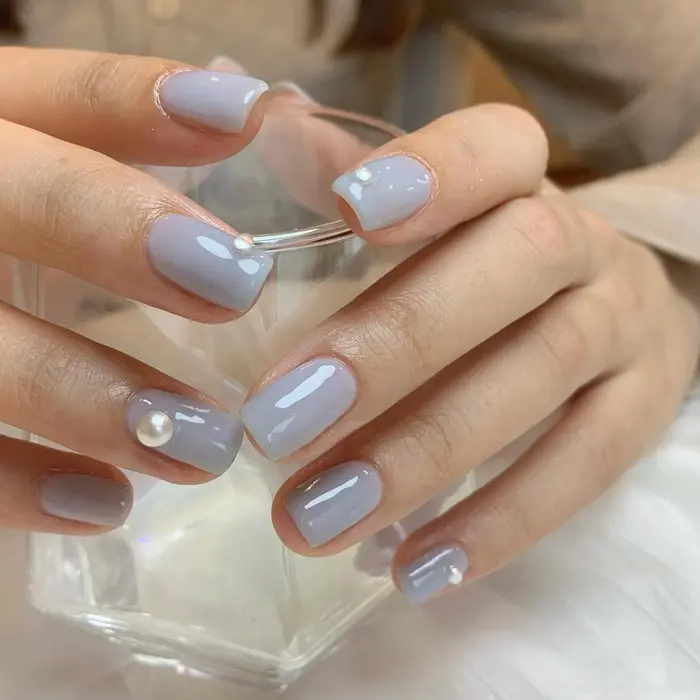 くすみblue パールの上から 透明のジェルでぷりっと させたら可愛かった件 Ai Nail所属 Ai のネイルデザイン ミニモ くすみblue パールの上から 透明のジェルでぷりっと させたら可愛かった件 Ai Nail所属 Ai のネイルデザイン ミニモ