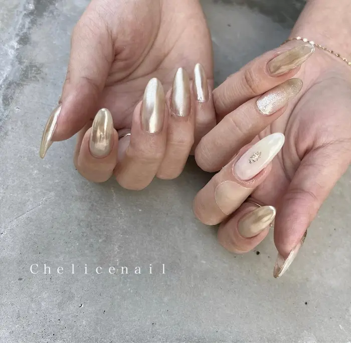 ネイル ピンクフレンチネイル ネイルデザイン ホイルアートネイル サンプルチップ Chelice Nail所属 Chelice Nailのネイル デザイン ミニモ