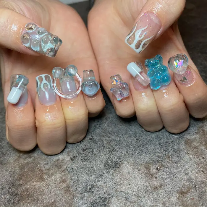 お持ち込みパーツ レイネイル金山店所属 堀内 里菜のネイルデザイン ミニモ