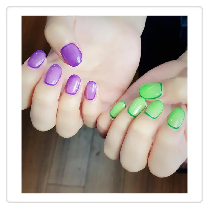 ニュアンスネイル 蛍光色ネイル 167 Ln05 A 6 Z 025 Pokapoka Nail所属 Mia ネイリスト のネイル デザイン ミニモ
