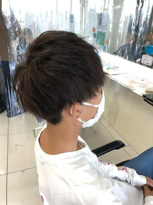ホームカラーで失敗した赤みのある茶色をアッシュ系のカラーで赤みを消した透明感のあるカラーに仕上げまし Color Salon Biscaria所属 パーマカラー 山本翔大 のヘアカタログ ミニモ