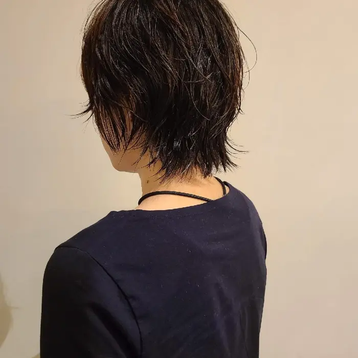 ウルフショートボブ ハイレイヤーで動きを出してクセを生かしたスタイル ラグゼ所属 中村 美穂のヘアカタログ ミニモ