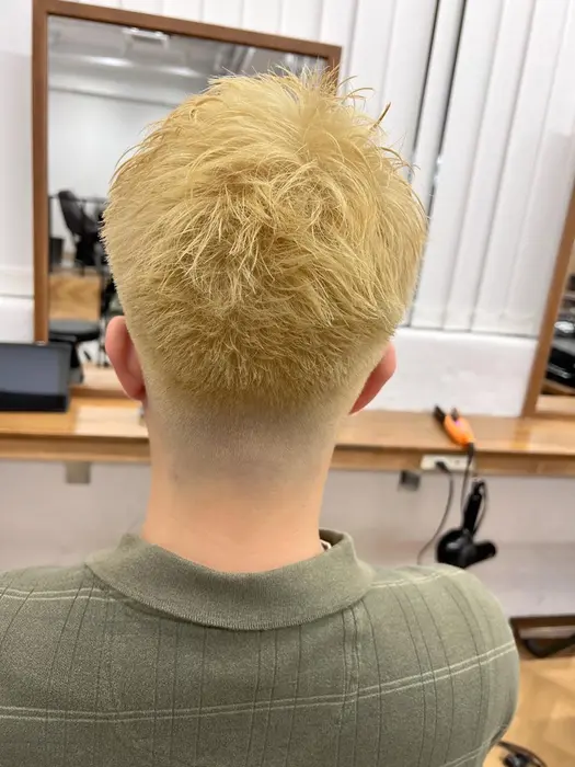 メンズ男っぽいスタイル ブリーチカラーでイメチェンどうですか 透明感のあるカラー得意です Each吉祥寺所属 Each Kameのヘアカタログ ミニモ