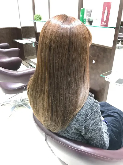 暗くしたくない方必見 イルミナカラーによるカラーリングでより艶光する色に さらに色持ちも ストラッセ八事店所属 柳川 允のヘアカタログ ミニモ