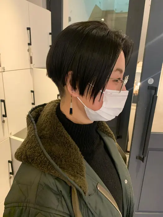 刈り上げショート ハンサムショート 骨格補正 絶壁の方にもおすすめ 男女どちらでもおすすめです Cyan By Artefice所属 ウルフ レイヤー デザインカラー岡のヘアカタログ ミニモ