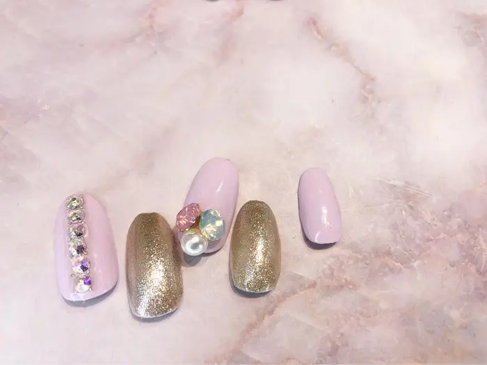 Earth所沢店所属 田中 瞳のネイルデザイン ミニモ