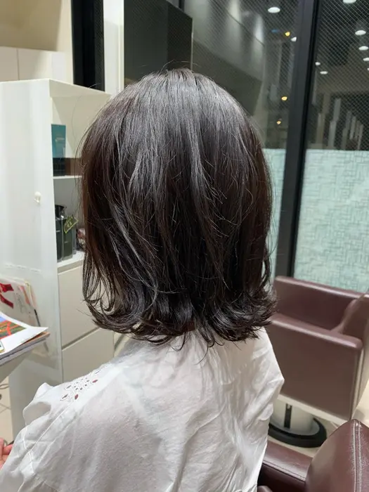 切りっぱなしフェミニンボブ 段を表面に入れる事で動きをつけるのとなじみやすくさせてます Za Za 茗荷谷所属 後藤 隼人のヘアカタログ ミニモ