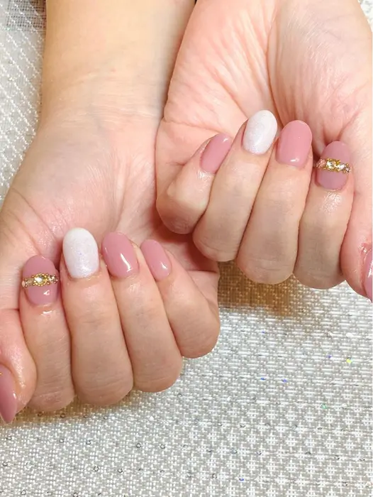 人気デザインです いろんな色でお試しいただけます オフィスネイル シンプルネイル ピンクネイル キレイエ所属 伊藤 奈央 のネイルデザイン ミニモ 人気デザインです いろんな色でお試しいただけます オフィスネイル シンプルネイル ピンクネイル キレイエ所属 伊藤 奈央 のネイルデザイン ミニモ