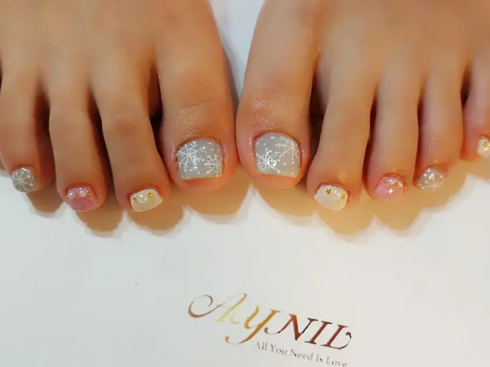 フット プレミアムコース やりたいデザインをとことんやりたいアートもパーツもゴテゴ Aynil所属 Aynil 大宮店のネイル デザイン ミニモ