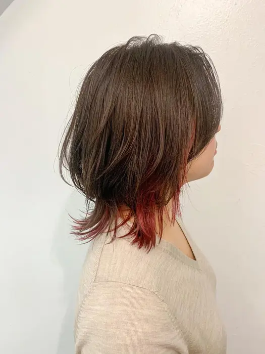グレーベージュ インナースモーキーピンク インナーカラー ピンク ウルフカット F Beauty所属 ウルフ ボブ 山田梨奈のヘアカタログ ミニモ グレーベージュ インナースモーキーピンク インナーカラー ピンク ウルフカット F Beauty所属 ウルフ ボブ 山田梨奈のヘアカタログ ミニモ