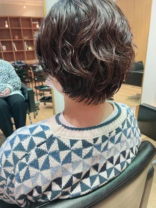 ショートカット ショートヘア 黒髪ショート ショートパーマ ボブパーマ マッシュショート ハンサム Jeno所属 吉田 美紀のヘア カタログ ミニモ