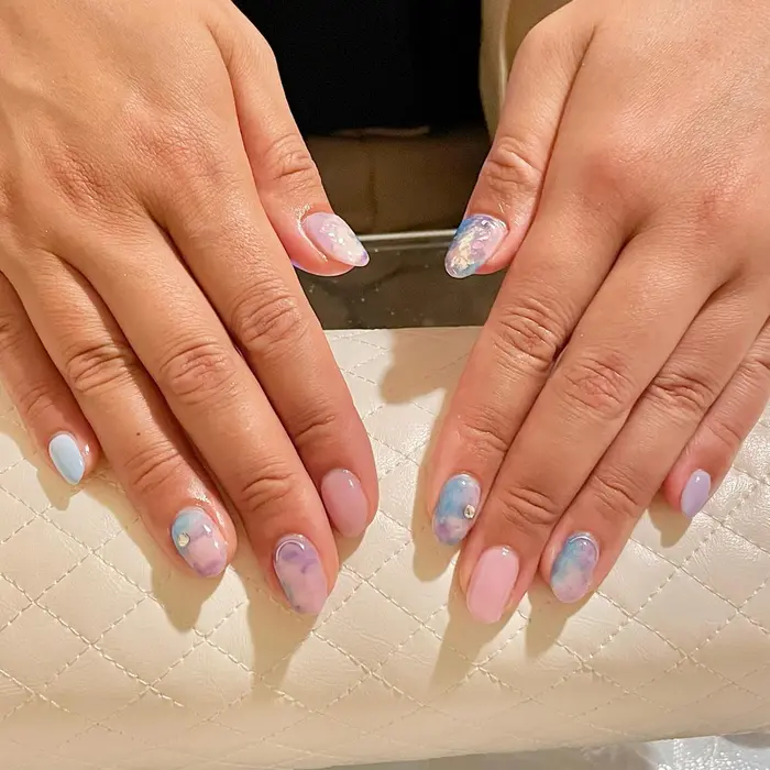 6月にぴったりの紫陽花カラーのマーブルネイル とてもお似合いでした 鴨方プライベートネイルサロンれちこネイル所属 れちこ ネイルのネイルデザイン ミニモ 6月にぴったりの紫陽花カラーのマーブルネイル とてもお似合いでした 鴨方プライベートネイルサロンれちこネイル所属 れちこ ネイルのネイルデザイン ミニモ
