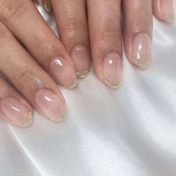 うねうねミラーフレンチ Millie Ainee Eyelash Nail 池袋 所属 工藤 有紗のネイル デザイン ミニモ
