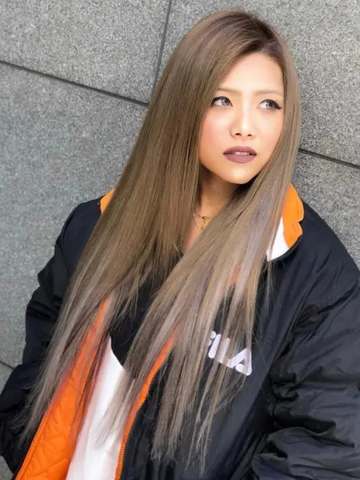 おへそ近くの長さ最高級レミー人毛100 70 80本 ハイトーンでもエクステで長く そしてエクス エクステ専門店あるじゃんすー水戸店所属 あるじゃんすー 水戸店のヘアカタログ ミニモ