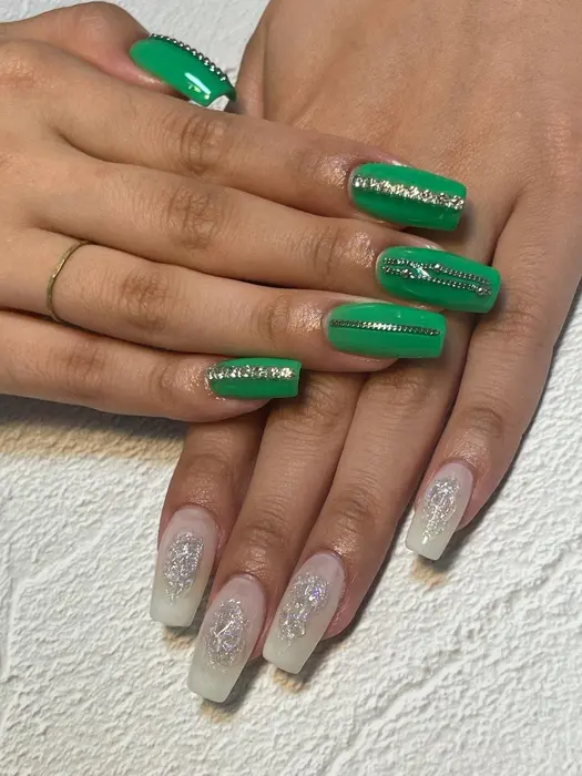 前回の長さだしを活かして チェーンと氷風 ありがとうございました Blugoma ブルゴ Blugoma 所属 Blugoma のネイル デザイン ミニモ