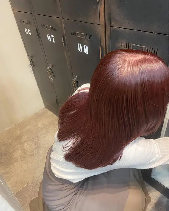 トリートメント成分が配合されたカラー剤で艶髪カラー お色はラズベリーピンクです カットで毛先も Merry所属 ピンクカラー特化 美容師ゆまのヘア カタログ ミニモ