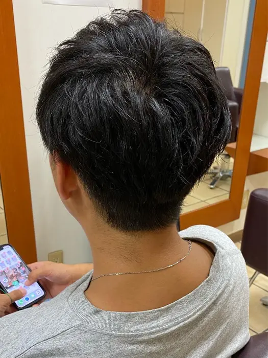 王道マッシュスタイル 後ろは刈り上げて丸みをだしてます セットしてもしなくてもかっこいいスタイルで Hair Make Bless所属 松浦 元海のヘアカタログ ミニモ