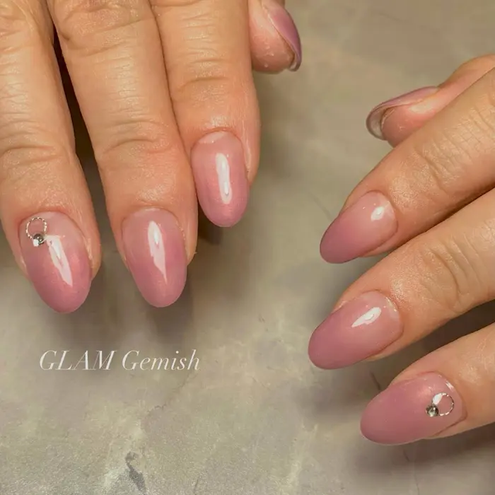 Glam Gemish所属 藤崎 恵梨香のネイルデザイン ミニモ