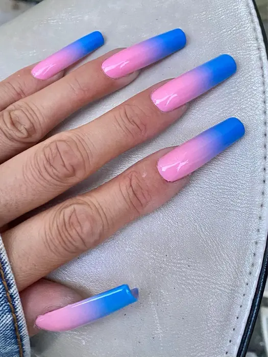 海外ネイル エアブラシでグラデーション 通常 12 000 ミニモ 11 000 ジェル Oar Nail所属 スカルプ派手ネイル Oar Nailの ネイルデザイン 2426 ミニモ