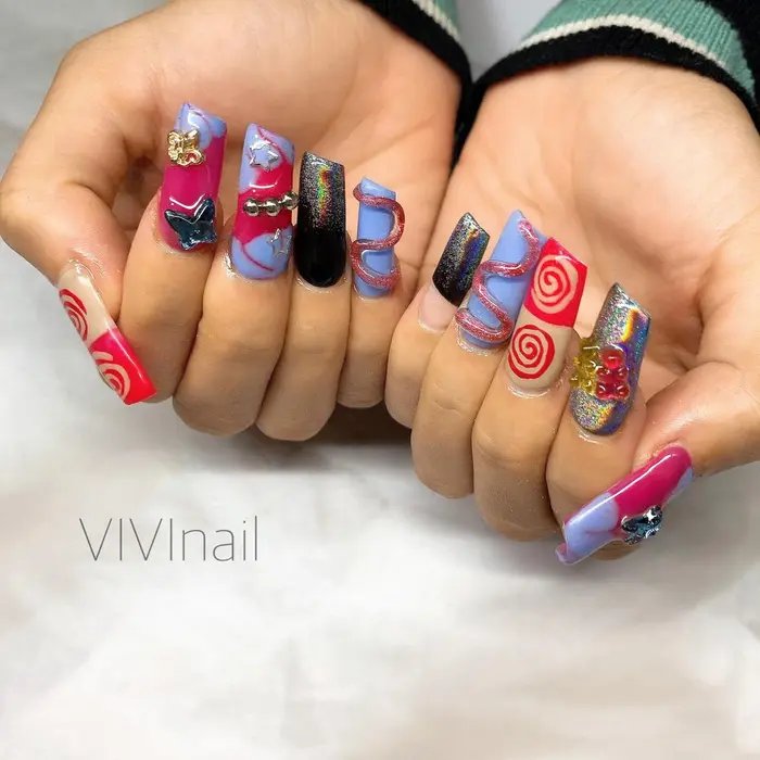 奇抜個性派ネイル 海外流行りのリップスティックカット 別途料金の物も含まれます Vivi所属 Vivi Nailのネイルデザイン ミニモ 奇抜個性派ネイル 海外流行りのリップスティックカット 別途料金の物も含まれます Vivi所属 Vivi Nailのネイルデザイン ミニモ