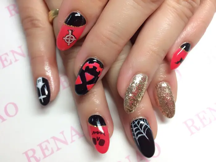 ハロウィンネイル ダークカラーでカッコイイ仕上がりに ネイルサロン スクール Renao 相 ネイルサロン スクールrenao所属 Nail Salon Renaoのネイルデザイン ミニモ