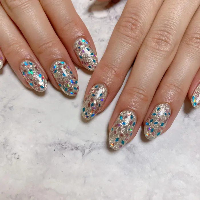 別料金 ホログラム全面 500円 Nailsalon Reo所属 Reonail Mikaのネイルデザイン ミニモ