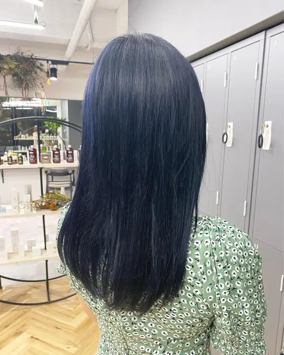 ブリーチ必須 ブルーブラック Gien Terrasse所属 Gien 前田愛美のヘアカタログ ミニモ