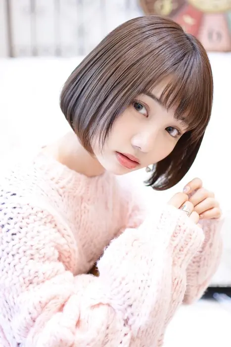 サラツヤなストレートのボブ カラーはアッシュ系ブラウン Instagram Shiko Kaji Maze所属 鍛原 志行のヘアカタログ ミニモ
