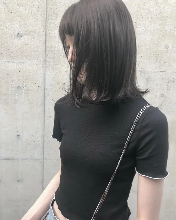 肩について勝手にはねる長さのボブ 自然な外ハネが可愛いです 決めすぎてないアンニュイなカット Bottoms所属 前髪パーマ Yuukiのヘアカタログ ミニモ
