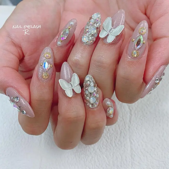 大きいパーツは追加料理かかります Nail Eyelash Salon R所属 Salon R Miyuki Iのネイル デザイン ミニモ