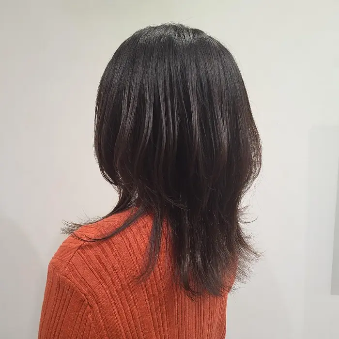 ハイレイヤーの入っているロングヘア コテで巻いてあげると動きがでてお洒落に見えるスタイルです Min所属 森 美冴のヘアカタログ ミニモ