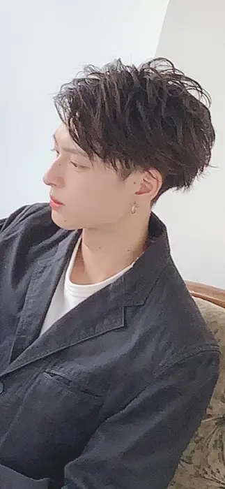 前髪やトップの長めの２ブロックスタイル 後ろの裾もスッキリ刈り上げしたスタイル 前髪重めのマッシ Les Garcons レギャルソン仙台店所属 梅木 孝のヘアカタログ ミニモ