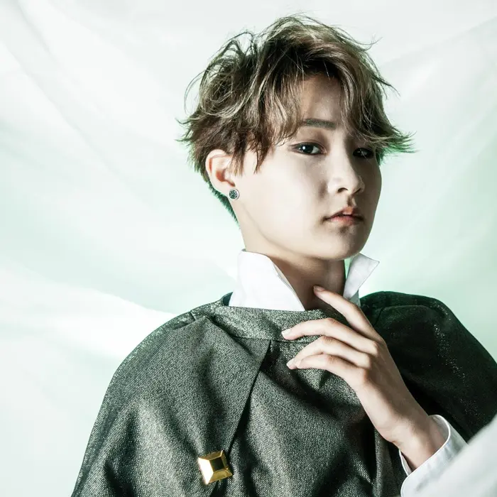 ケアブリーチを使って色を抜いてからの ミルクティーベージュで 透明感と気品を出したカラーリング Progressひばりヶ丘所属 井上 彦貴の ヘアカタログ ミニモ