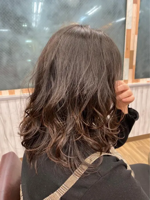 彫刻 菊 ブルーベル セミロング パーマ ゆる ふわ 休憩する 空白 登る