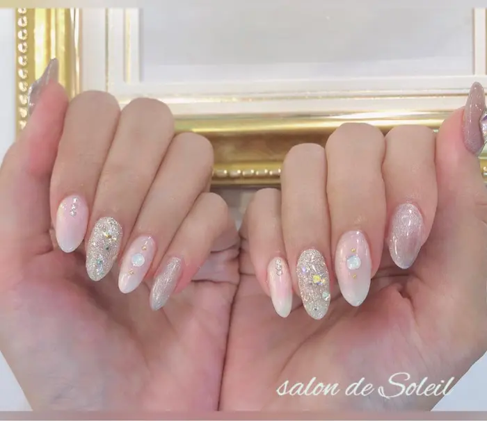 オーロラピンクを基調にお任せネイル サロンドソレイユ 八事店所属 サロンドソレイユ 八事店 石黒のネイルデザイン ミニモ