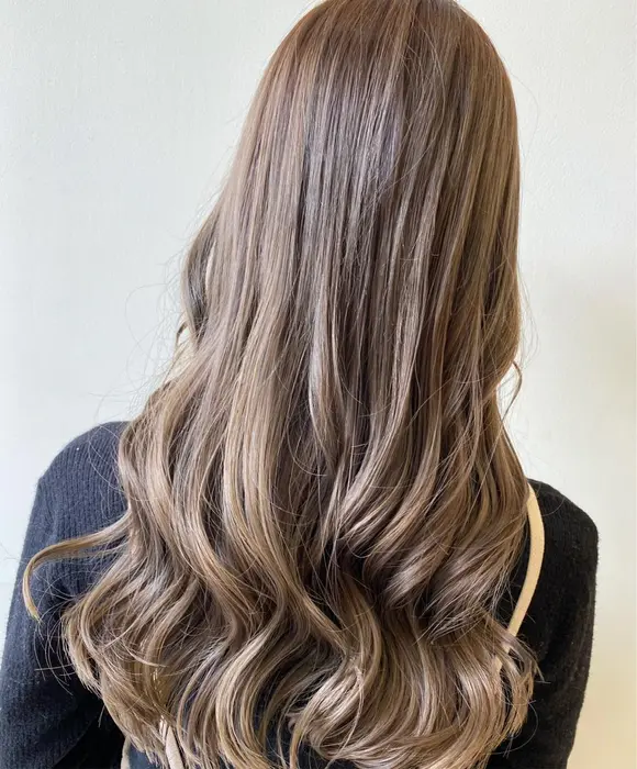 プラチナベージュ Modek ｓ Briller所属 モードケイズ Tomoki のヘアカタログ ミニモ