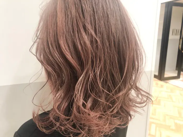 透明感あふれる最強カラー剤 アドミオカラー Dmからのご予約も可能 ご来店お待ち Atre Hair Make アトレーヘアメイク 所属 ディレクター セザイのヘアカタログ ミニモ