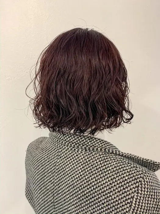 顎ラインセミハードウェーブパーマ スタイリングのしやすさ コテいらずで アレンジしてもかなり Sun所属 ウルフ ボブ 指名no 1山田梨奈のヘアカタログ ミニモ