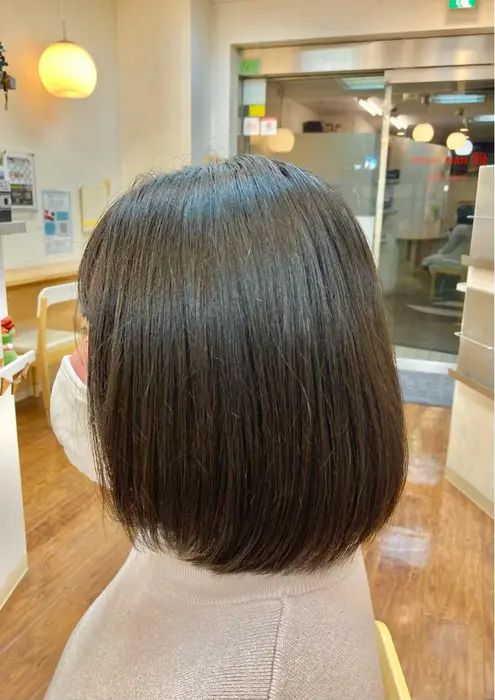 ぱっつんのミディアムボブ まとまりやすい イッツ 登戸店所属 冨田 豊のヘアカタログ ミニモ