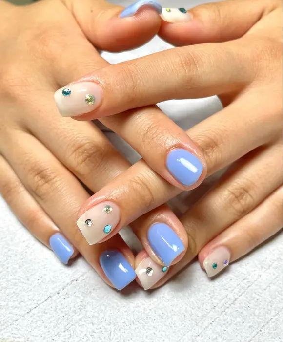 夏色キラキラ 9 Nail所属 9 Nine のネイルデザイン ミニモ 夏色キラキラ 9 Nail所属 9 Nine のネイルデザイン ミニモ